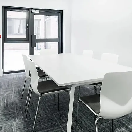 Modern Living Classic Ensuites In For Students Only Bristol